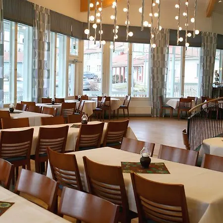 Hotelli Kansanlaeaekintaekeskus