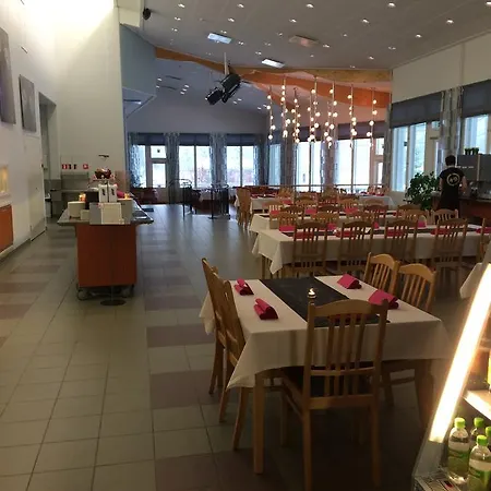 Hotel Hotelli Kansanlaeaekintaekeskus