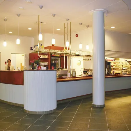 Hotelli Kansanlaeaekintaekeskus