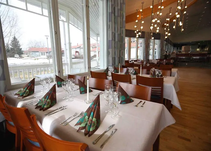 Hotelli Kansanlaeaekintaekeskus