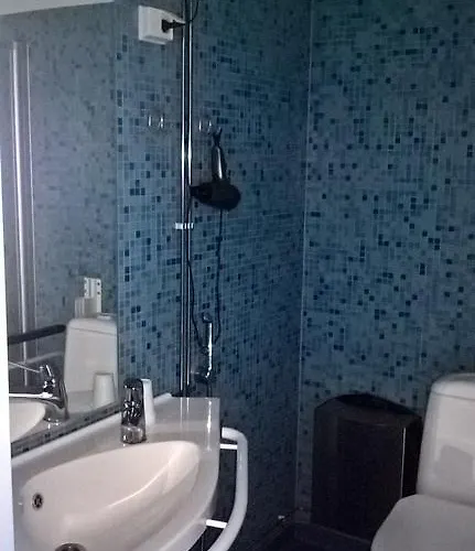 ホテル Hotelli Kansanlaeaekintaekeskus Kaustinen