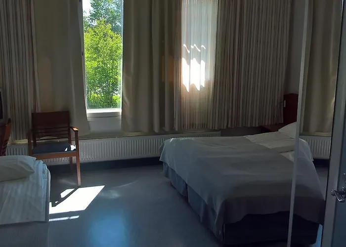 ホテル Hotelli Kansanlaeaekintaekeskus