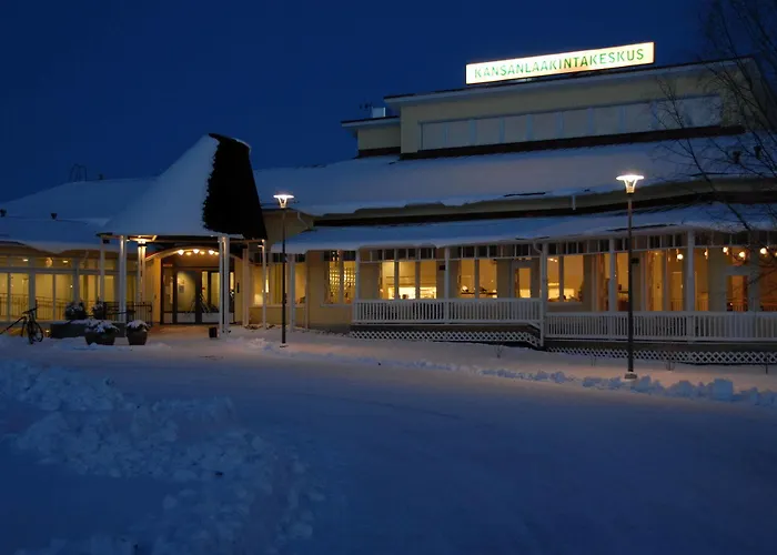 ホテル Hotelli Kansanlaeaekintaekeskus