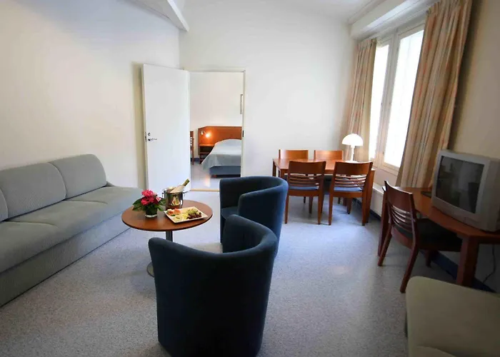 Hotelli Kansanlaeaekintaekeskus ホテル Kaustinen